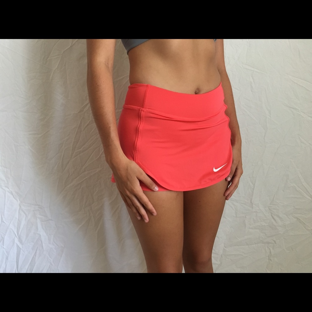 Pink golf\tennis skirt with built in shorts!